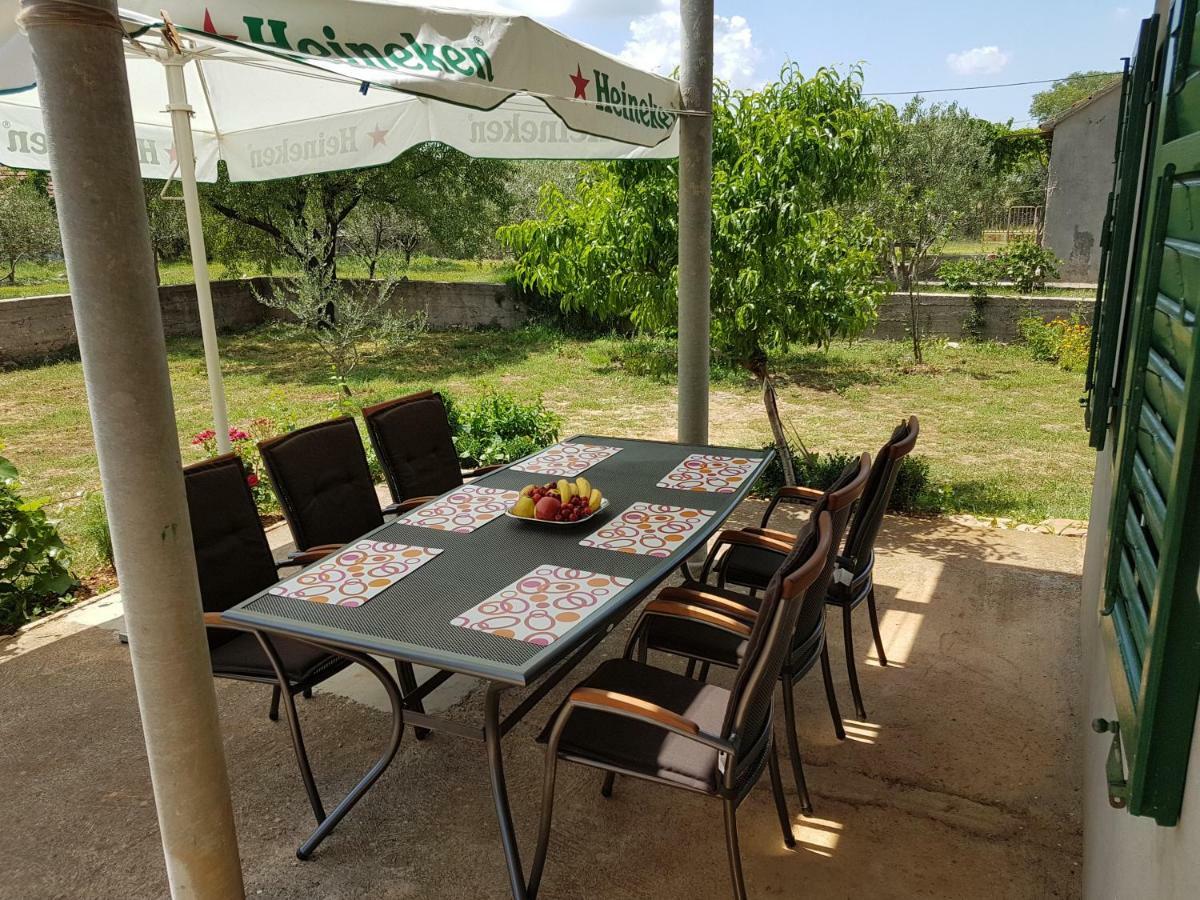 Вілла Holiday House Cikola Kaocine Екстер'єр фото